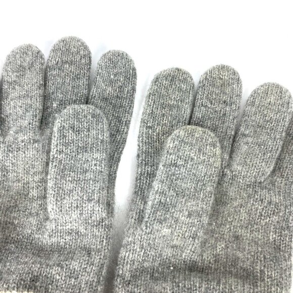 CHANEL Gray Love Gloves - Picture 8 of 11